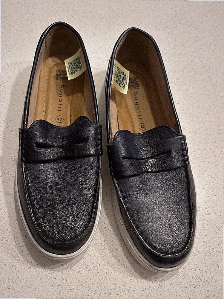 Halbschuhe von Bugatti Größe 40