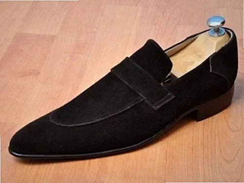 Handgefertigte formelle schwarze Wildleder-Loafer Slipper Party elegante Freizeitschuhe für Herren