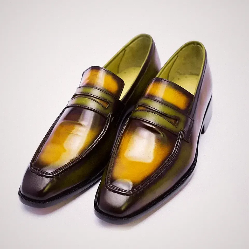Handgefertigte Leder Herren hellbraun & grün Mokassin formelle Halbschuhe Slipper Schuhe für Männer