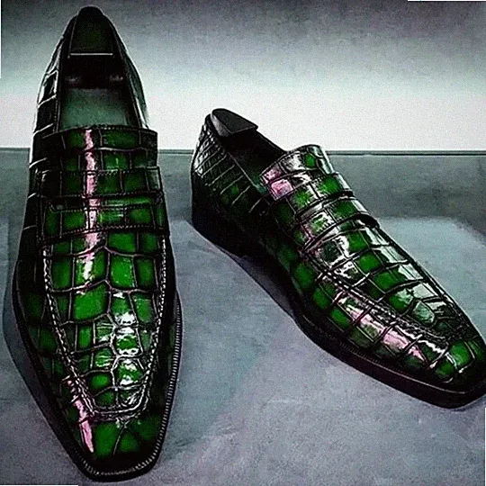 Handgefertigte neue Herren-Slip-On-Mokassin-Schuhe aus reingrünem Alligatorleder