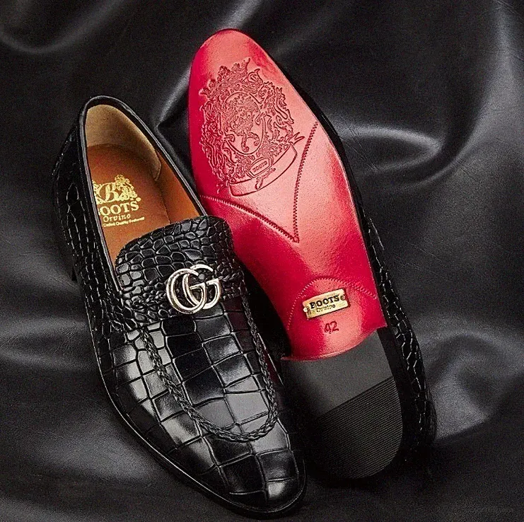 Handgefertigte schwarze Herren-Slipper Krokodilleder, formelle elegante Herren-Slipper