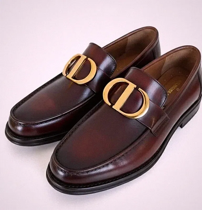 Handgefertigte Solento Leder Halbschuhe braun schwarz Struktur Horsebit Schnalle formeller Schuh