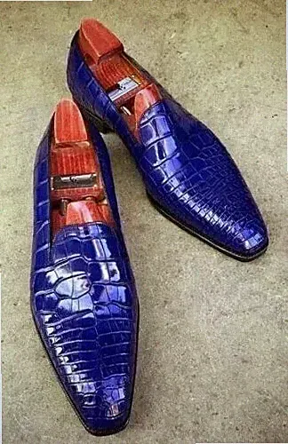 Handgefertigter blauer Leder-Mokassin Krokodilextur formeller eleganter Halbschuh Herrenschuhe