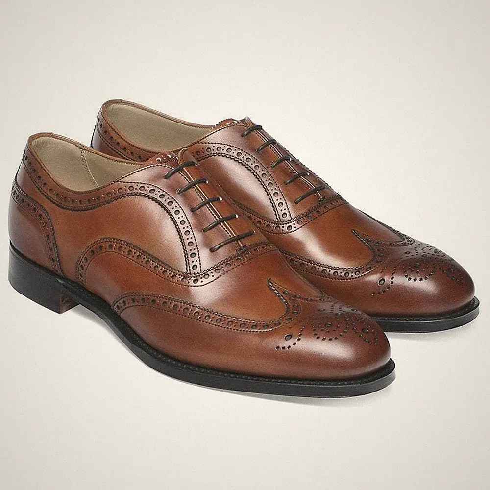 Handgefertigter hellbrauner Oxford Brogue Herrenschuh, formeller Budapesterschuh, klassische Herrenbekleidung Stiefel
