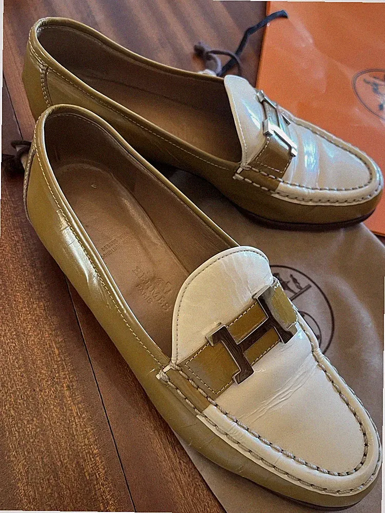 HERMÈS Damen Mokassin Loafer aus Leder Olivgrün/Weiß Slip-On Logo EU 37