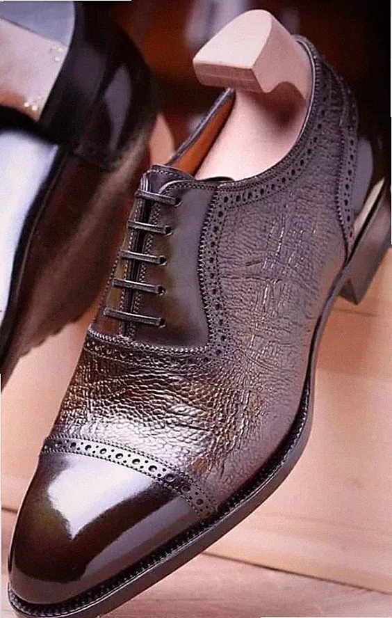 Herren dunkelbraune Leder Schnürschuhe Oxford, neu und