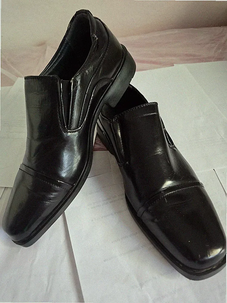 Herren Halbschuhe mit eckiger Spitze schwarz