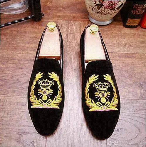 Herren Handgefertigte Schuhe Goldene Stickerei Halbschuhe Schwarz Samt Hausschuhe Partykleidung