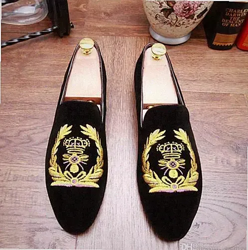 Herren Handgefertigte Schuhe goldene Stickerei Halbschuhe schwarz Samt Hausschuhe Partykleidung