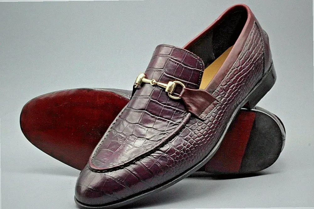 Herren handgefertigte Schuhe maßgeschneiderter Mokassin braun & lila schattiert Krokodilleder Neu