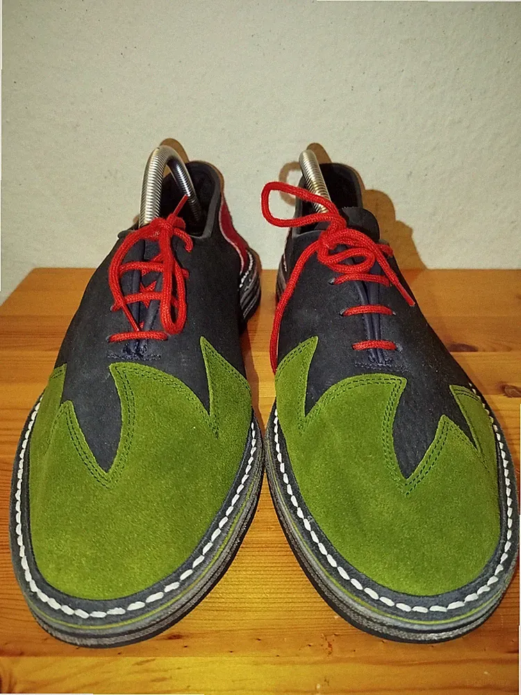 Herren Pumps gr.42.Grün-schwarz-rot.BernCalcat .Gebraucht; Guter Zustand