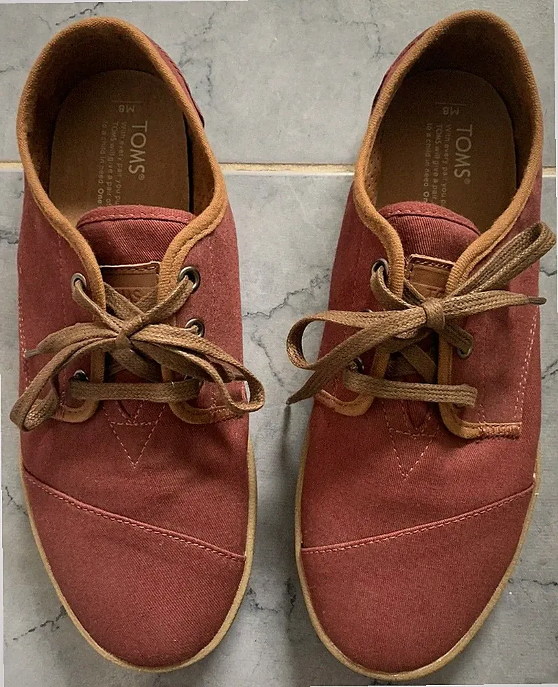 Herren Toms M8 weinrot Freizeit Schnürschuhe Größe 7