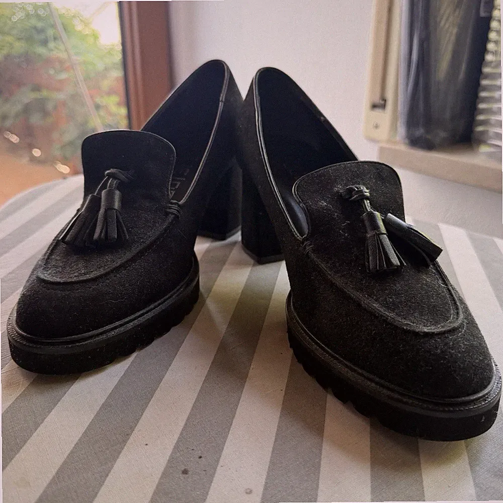 julie dee Damen Slipper Loafer Wildleder Schwarz Quaste Slip-On Blockabsatz 37,5