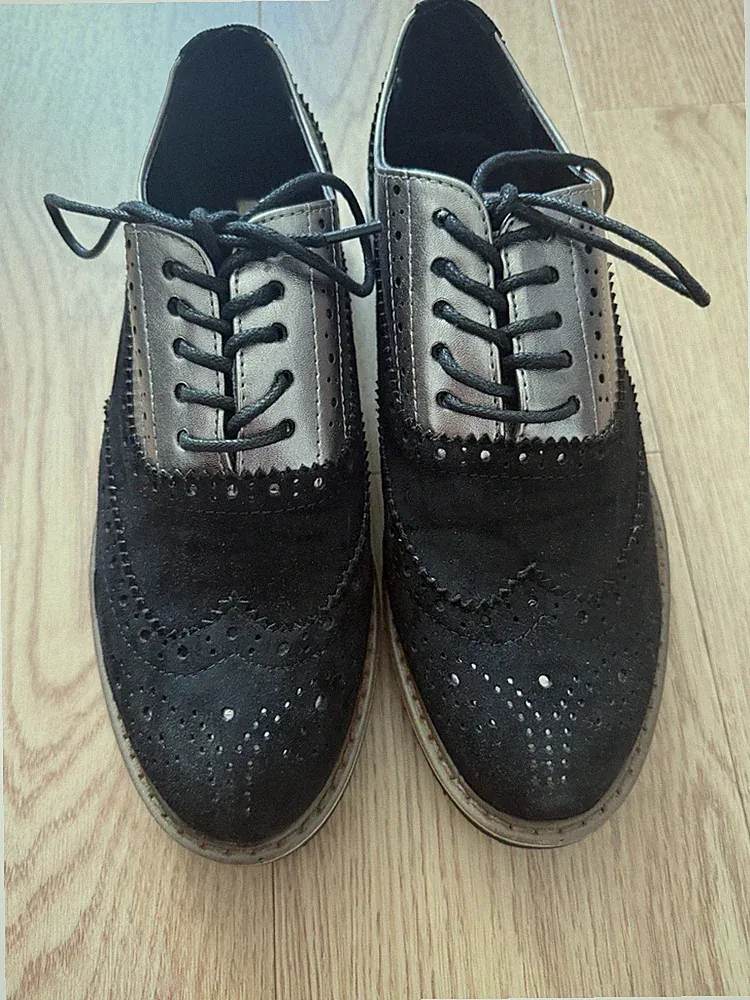 Jumex Loafer Damen Gr. 39 schwarz Silber Spitze Verzierung ungetragen Wie Neu