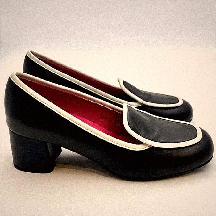Le Babe Halbschuh aus schwarzem Nappaleder und weißem Profil Art. 1522W3.004