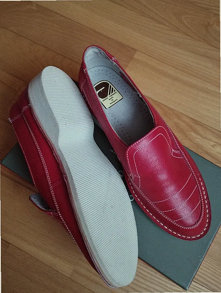 Leder Loafer / Ballerinas in 38 (24,5 cm), rot, NEU