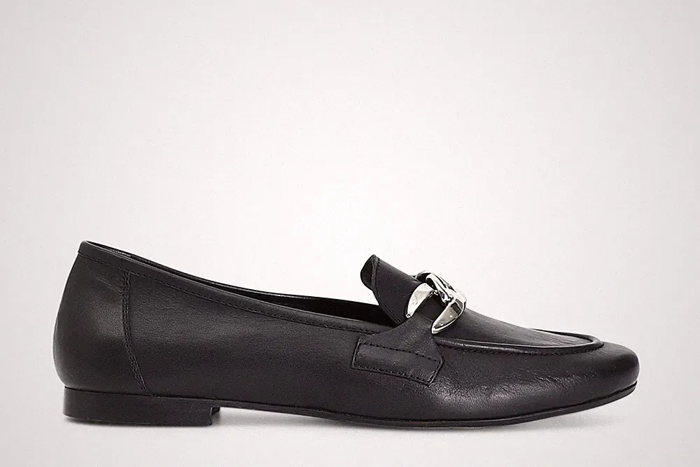 LEDER MOKASSIN MIT KETTE