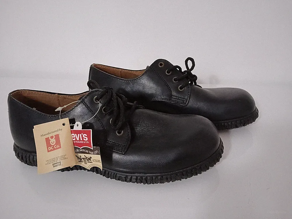Levi's Schuhe Vintage 90/00er Jahre Modell Derby Leder Schwarz DC Co. Italy 42 Neu