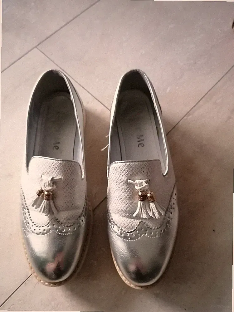 Loafer creme silber Gr 39
