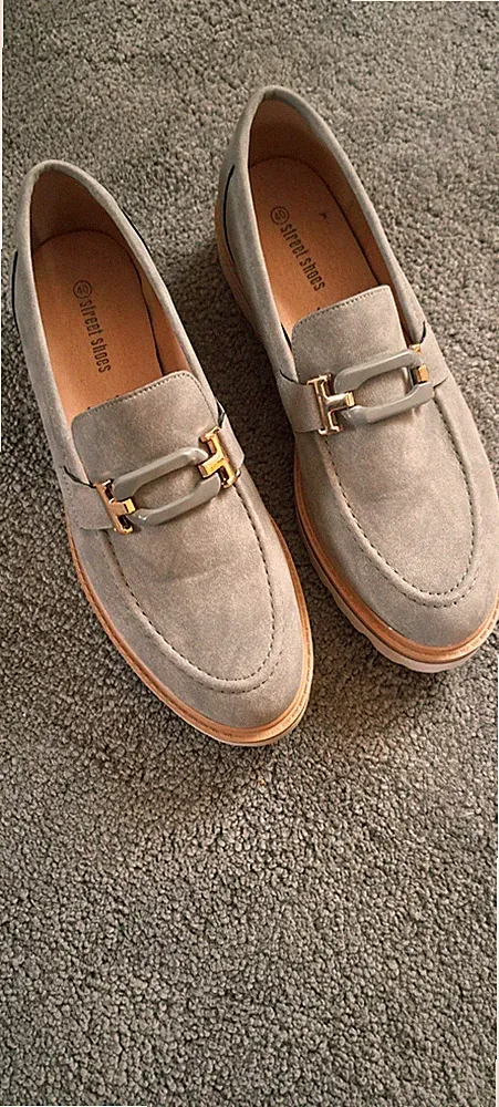 Loafer, Damen, 40,Kunstleder grau, NR u. tierfreier Haushalt, Privatverkauf