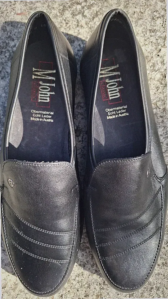 Loafer Herrenschuhe Gr. 8,5 / 43. M JOHN CLASSIC Schwarz•Echt Leder.