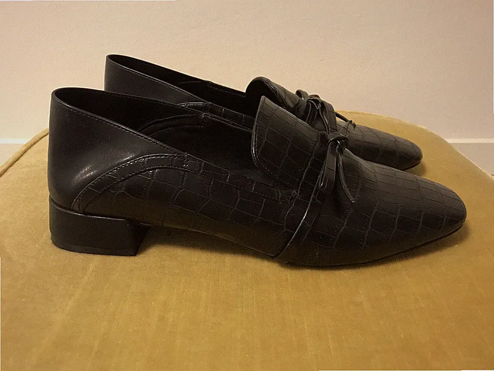 Loafers 40 Slipper Kunstleder schwarz Krokoprägung Absatz elegant US 8,5