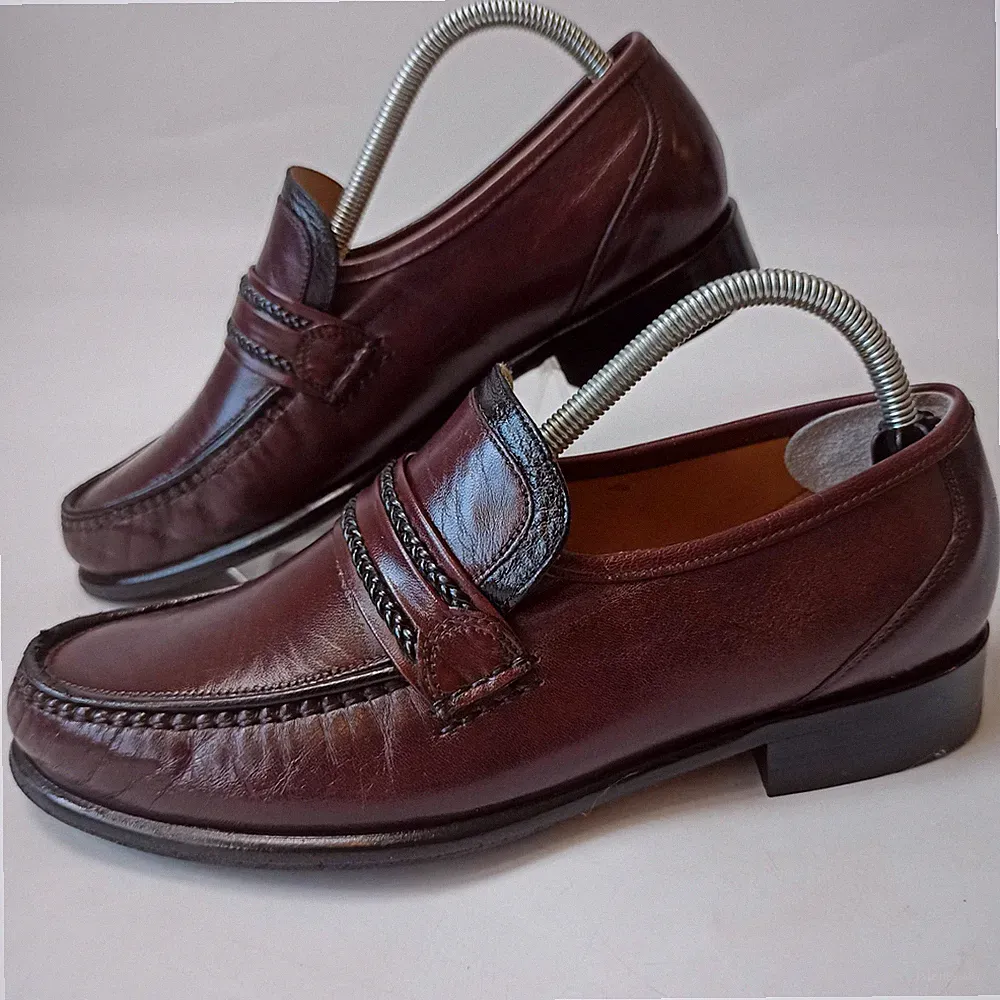 Loake Rome Burgund Leder Penny Loafer Herren UK 6,5 G Weite Passform Mokassin