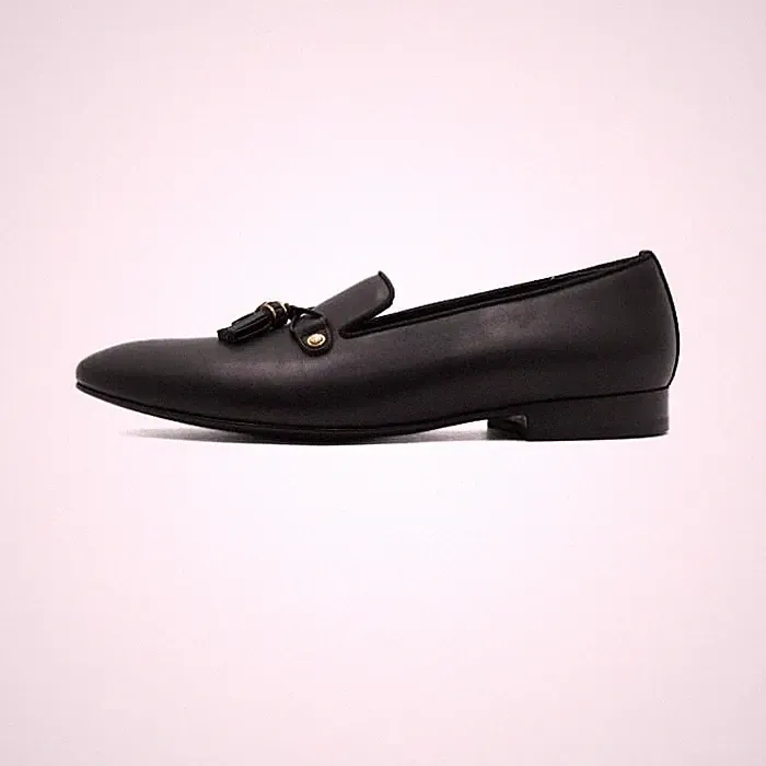 Gold Loafer mit Quasten