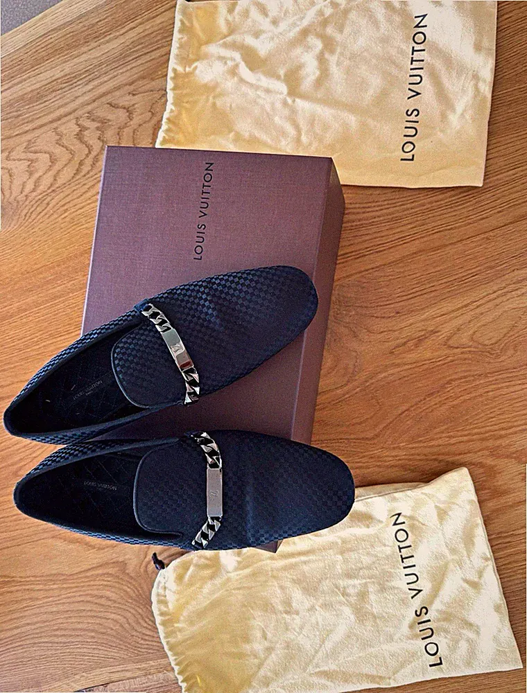 Louis Vuitton Herren Slipper Slip-On Schwarz Schachbrettmuster LV-Logo Kette
