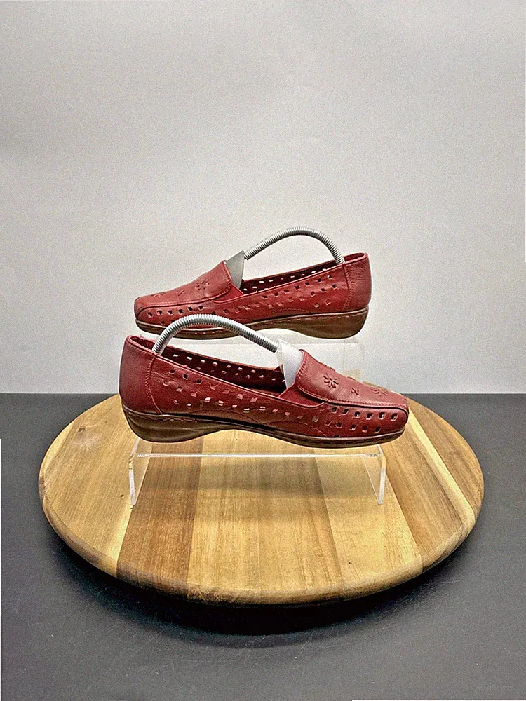 Lunar Damen Halbschuhe UK Größe 7 EU 40 rot perforiertes Leder Slipper Schuhe