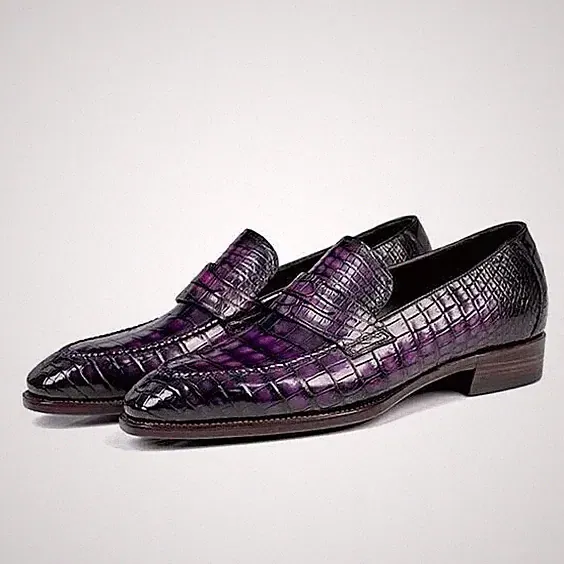 Luxus handgefertigte lila Kroko-Prägung Leder Mokassin formelle Schuhe für Männer