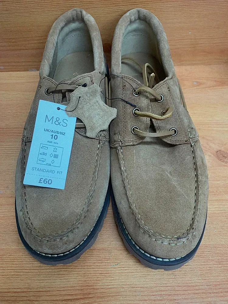 M&S Herren Hellbraun Wildleder Bootsschuhe Größe UK 10 Mokassinnaht Deck Halbschuhe Leger Smart £60