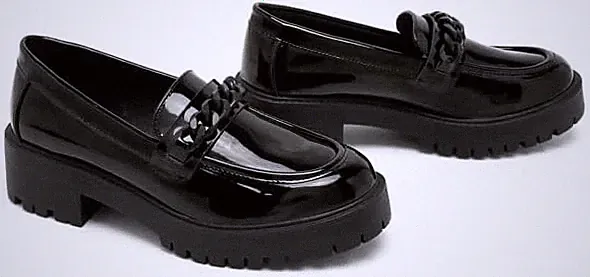 Mädchen bequeme schwarze Lack Halbschuhe Schuhe mit Kettendetail Schuluniform