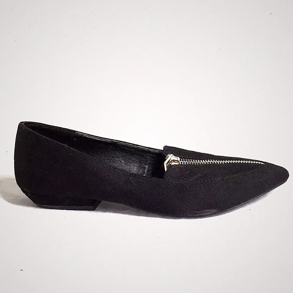Marks and Spencer M&S schwarze flache Halbschuhe Wildleder goldene Reißverschlüsse UK Größe 3
