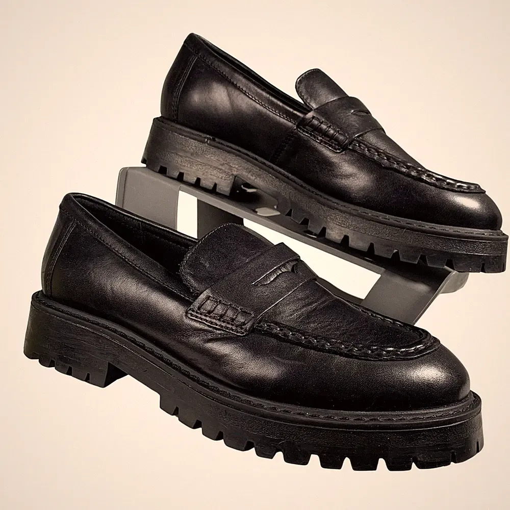Marks & Spencer Halbschuhe Gr. UK 5 Schwarz Leder Plateau Grobe Sohle Slipper