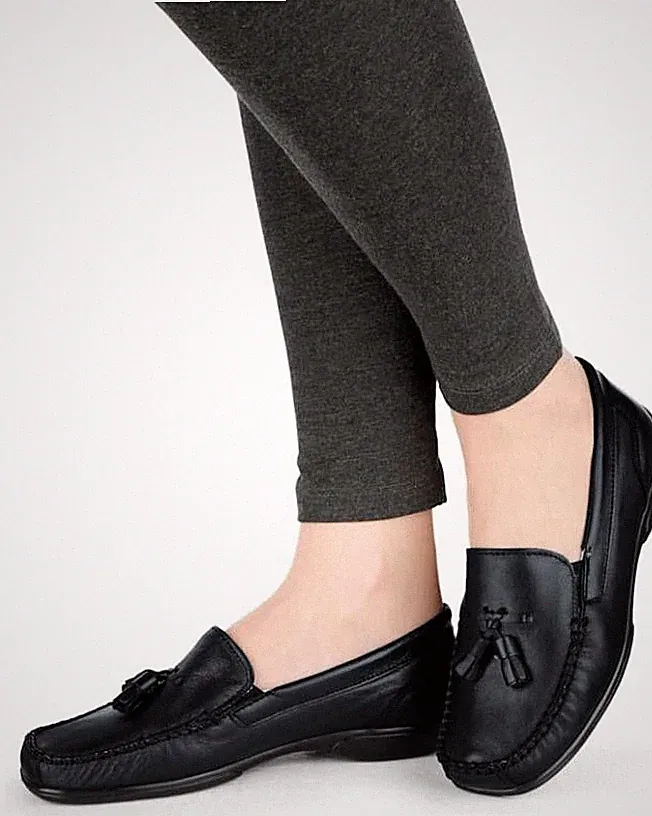 Naturläufer Leder Loafer Mokassins mit Quasten Größe 42