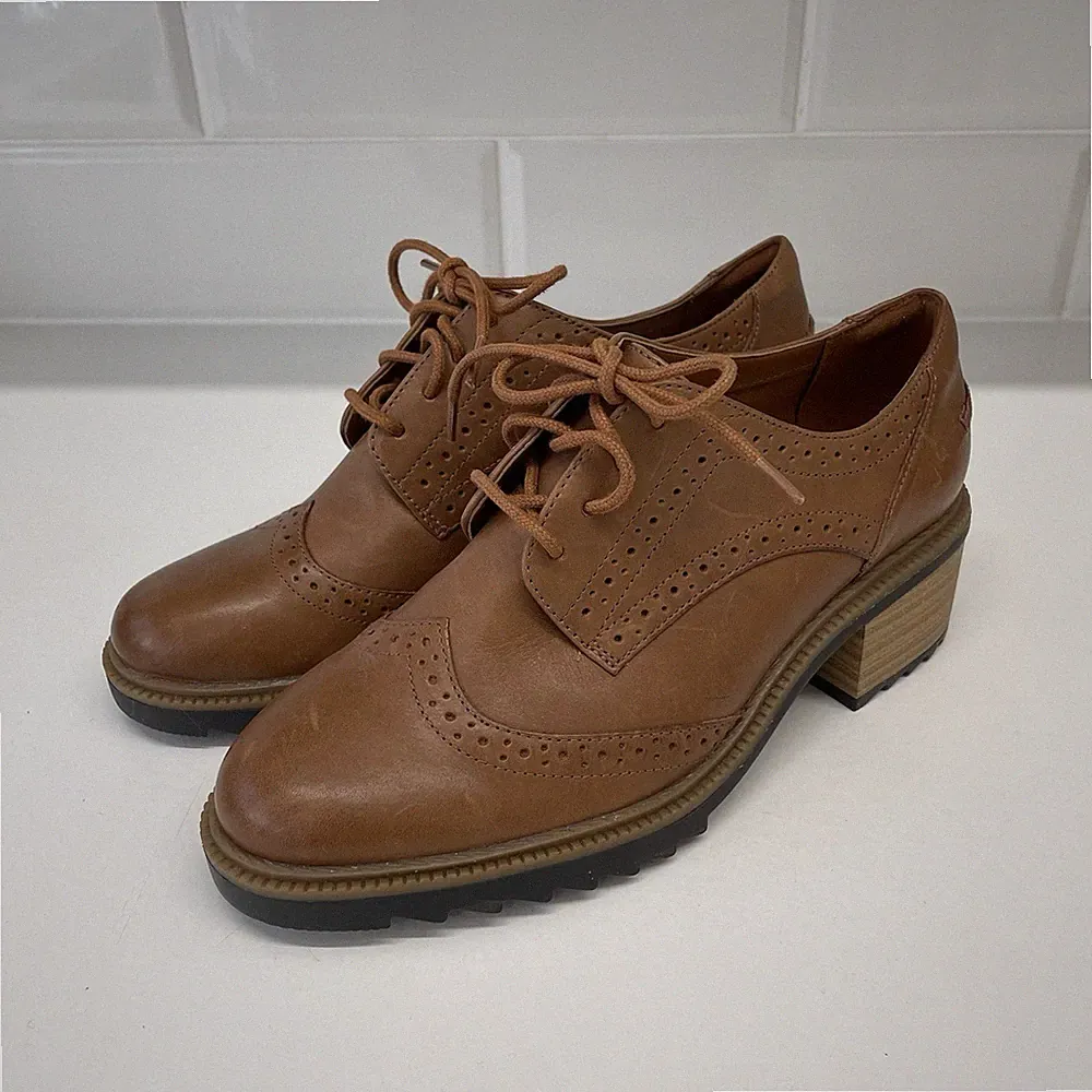 Neu Clarks Somerset hellbraune Leder Brogue Schuhe Schnürschuhe niedriger Blockabsatz 4,5