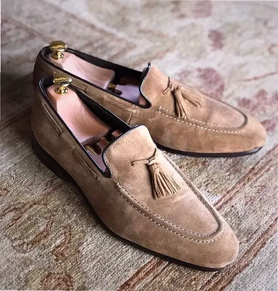 Neu Handgefertigt Herren Beige Wildleder Leder Formell Slipper Elegant Tasseled Loafer Schuhe