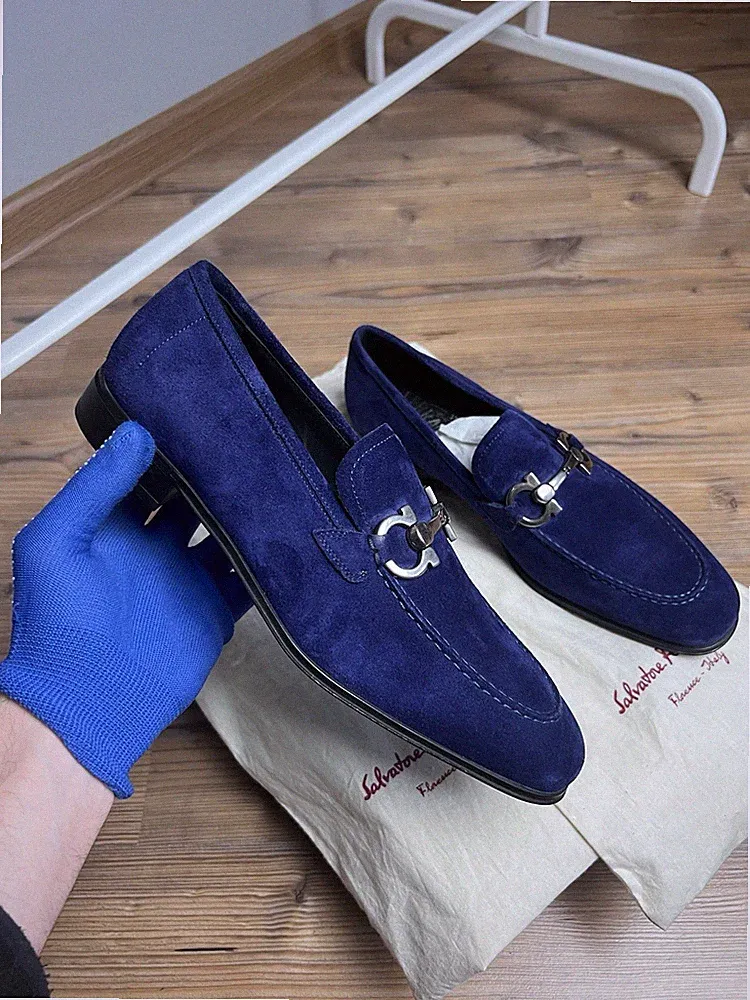Neu mit Etikett Salvatore Ferragamo Herren blau Flori 2 Wildleder Halbschuhe...