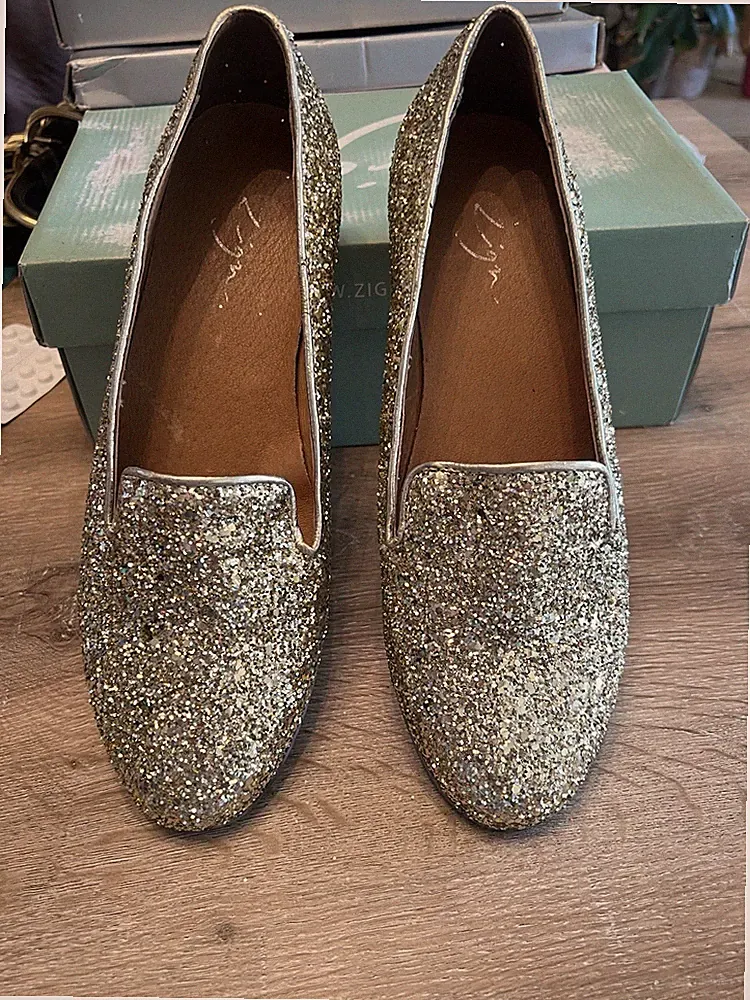 Neue goldfarbene Glitzer - Loafer von Zign in Größe 41