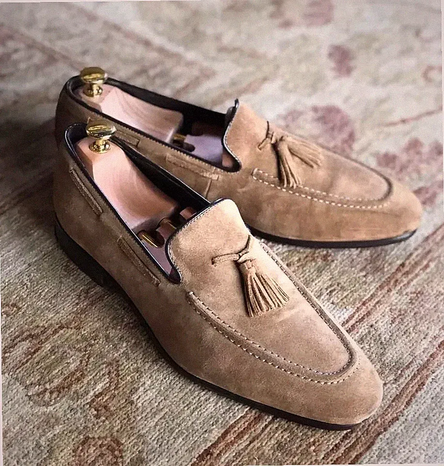 Neue handgefertigte Loafer lässig elegant beige Wildleder Leder Party Quaste Slipper Schuhe