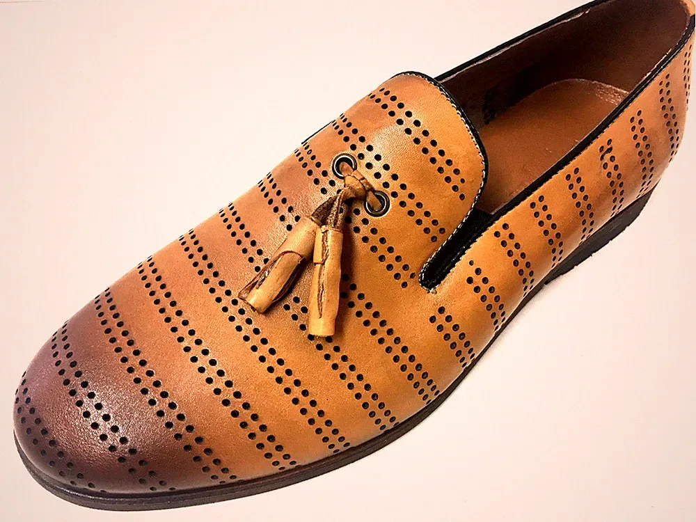 NEUE MODE MOCASSIN MOKASSIN LOAFER BRAUN LEDER HERRENSCHUHE LOCHDESIGN SLIPPER