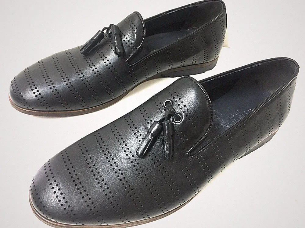 NEUE MODE MOCASSIN MOKASSIN LOAFER SCHWARZ LEDER HERRENSCHUHE LOCHDESIGN SLIPPER