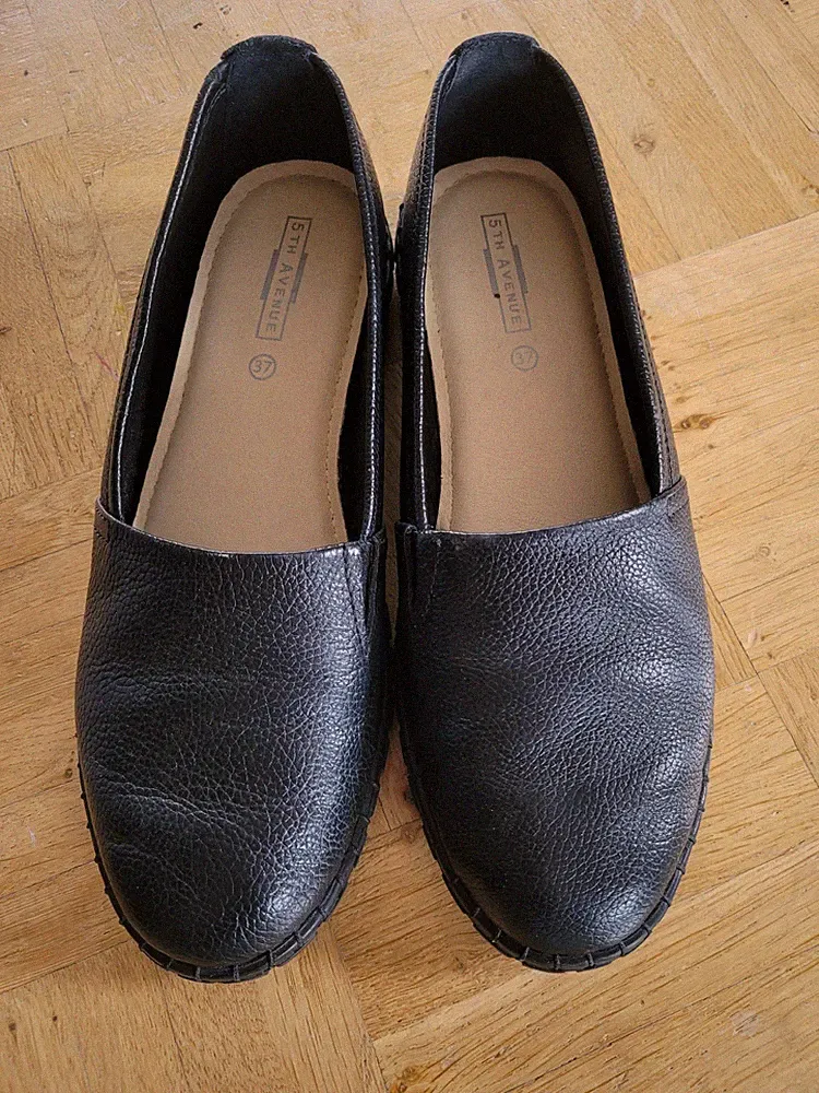 Neuwertige Echtleder Mokassins Loafer Gr. 37 schwarz