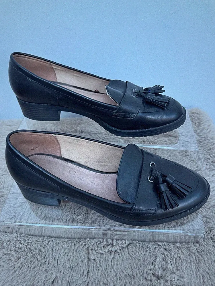 Next Halbschuhe Größe 6,5 EU 40 schwarz Leder Smart Slipper kleiner Absatz elegant