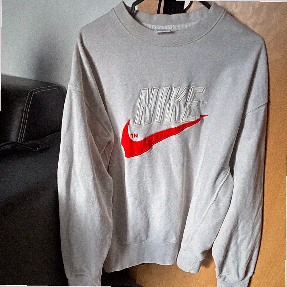 Nike Herren Sweatshirt Pullover Rundhals Langarm Logo Rippbündchen Grau M