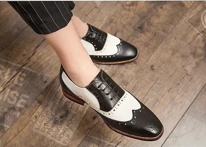 Oxford Herren Brogue Halbschuhe zweifarbig schwarz weiß Kunstleder CF04008