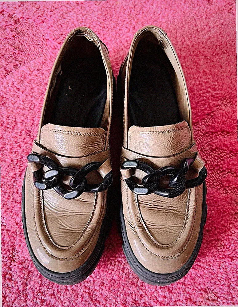 Paul Green Damen Slipper Loafer Leder beige/schwarz Kettendetail gepolstert