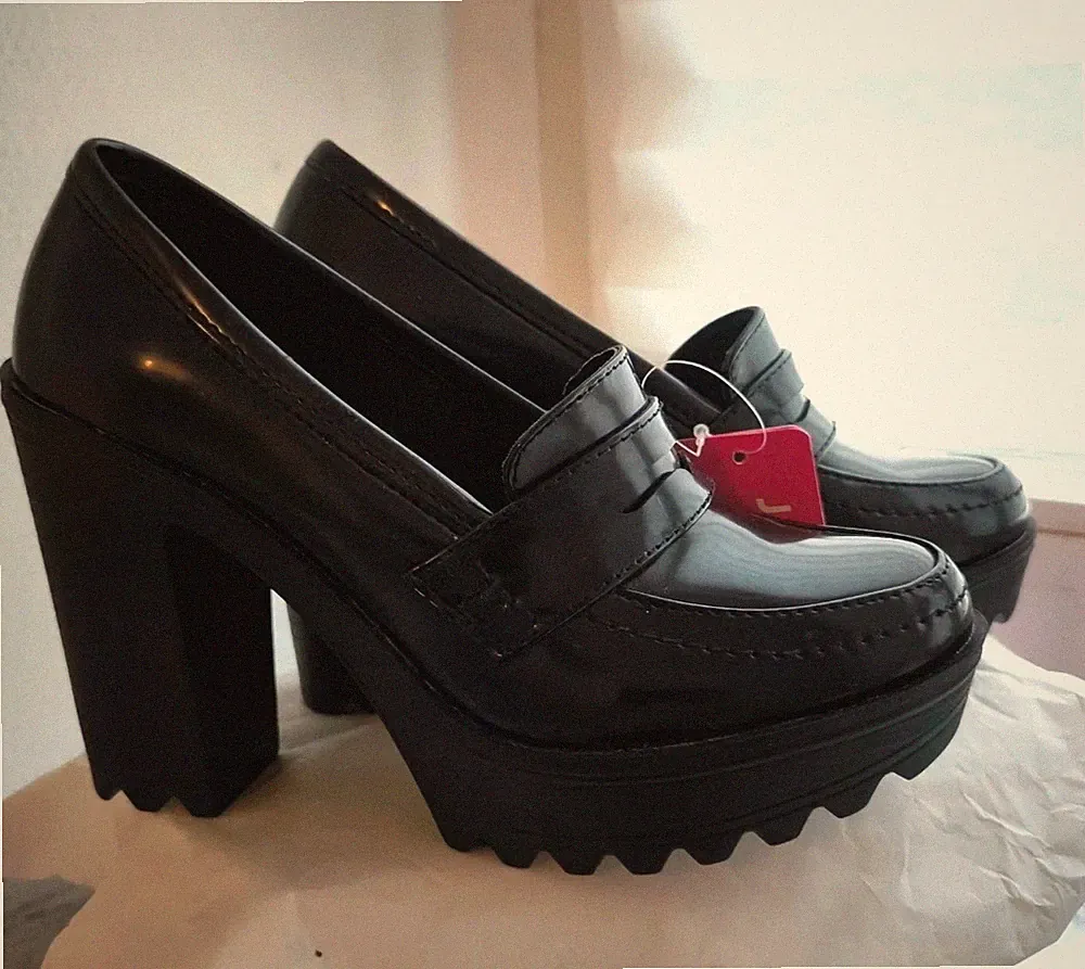Plateaupumps - NEU - Gr. 36 - Lack schwarz Plateau Chunky Loafer