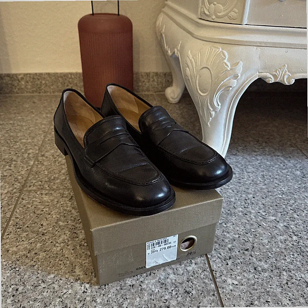 Pomme D‘or 39 Leder Loafer in Schwarz